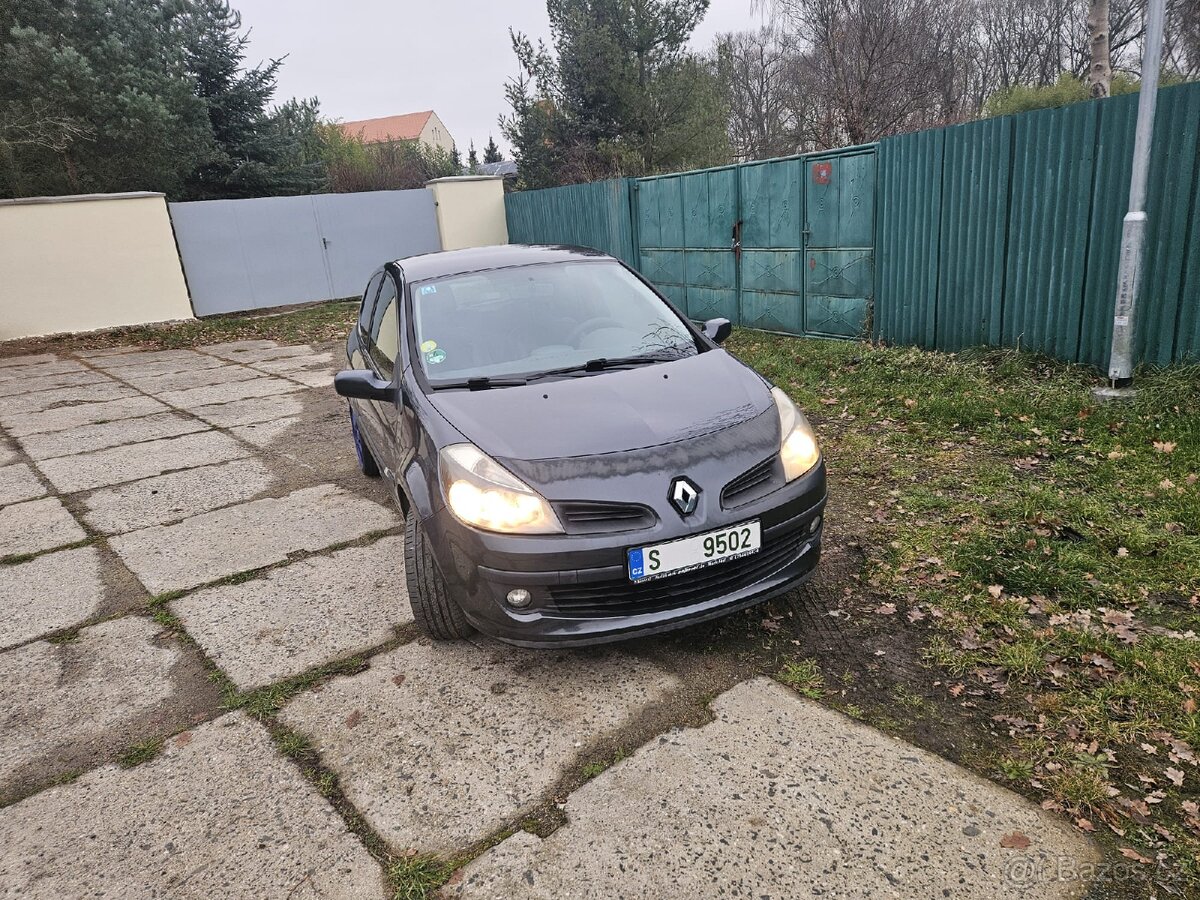 Renault clio 3 - 12