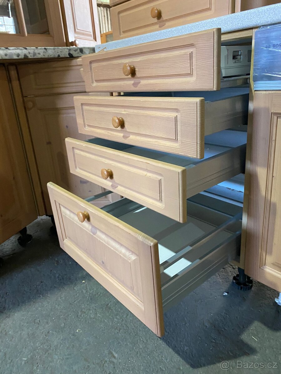 Kuchyňská linka z Německa se spotřebiči - 12