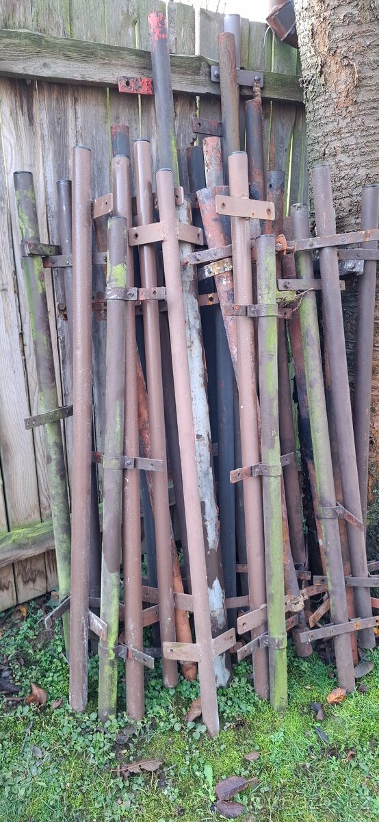 Plaňky Sloupky Trubky Plot Prkna - 12