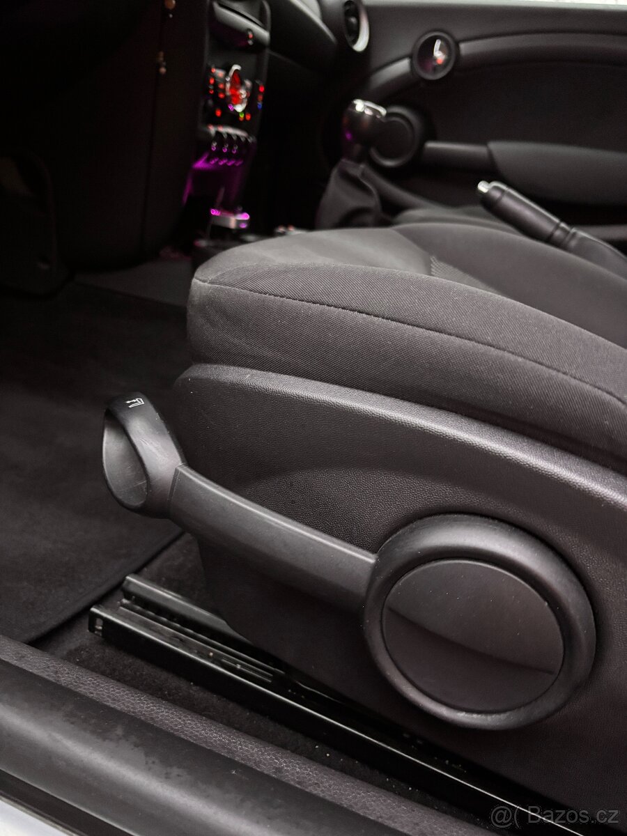 Mini Cooper 2013 1,6benzín/ 90kw - 12