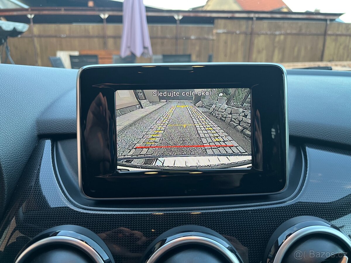 Mercedes Benz B180 - 12