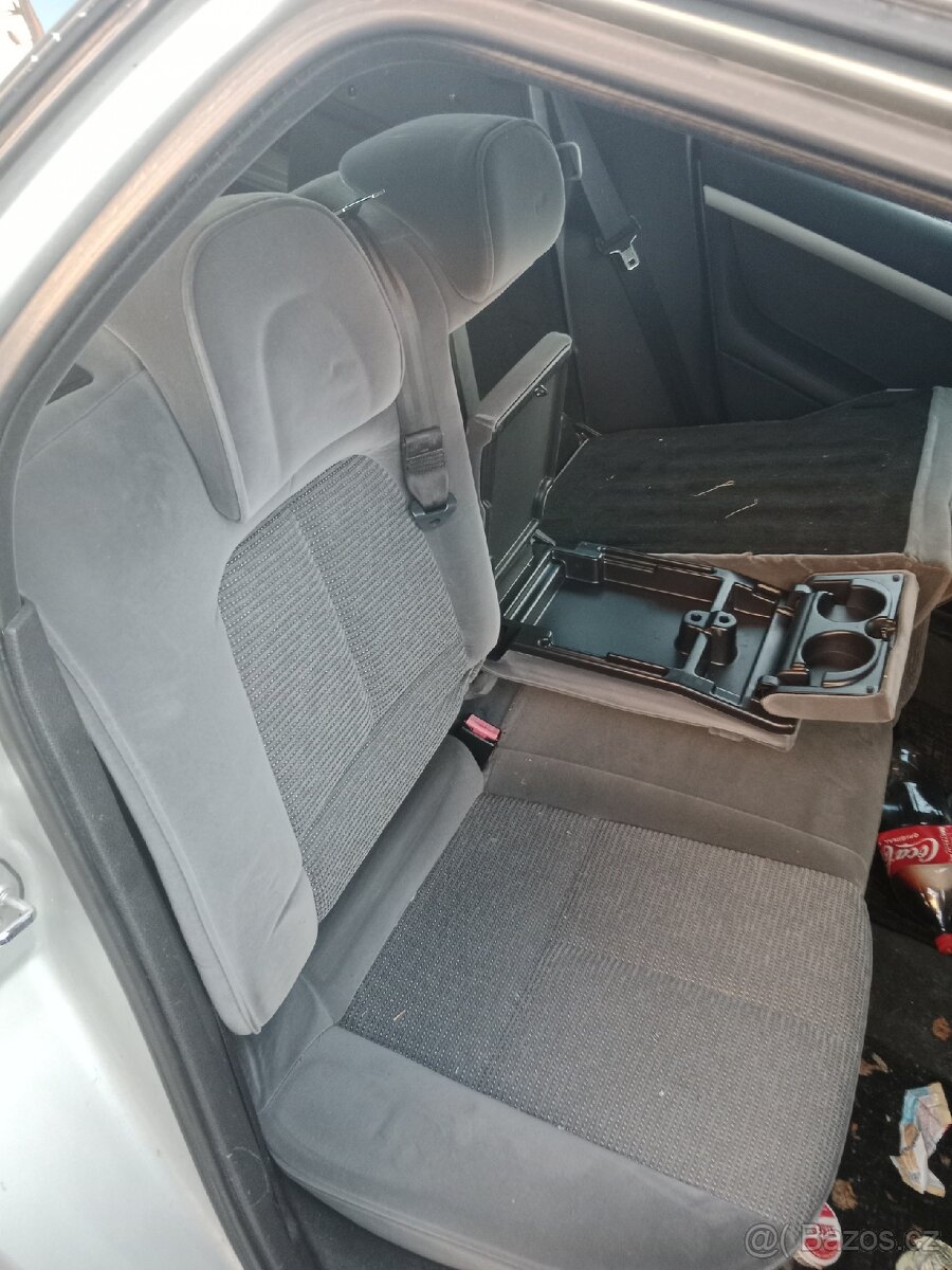 Peugeot 407 SW díly - 12