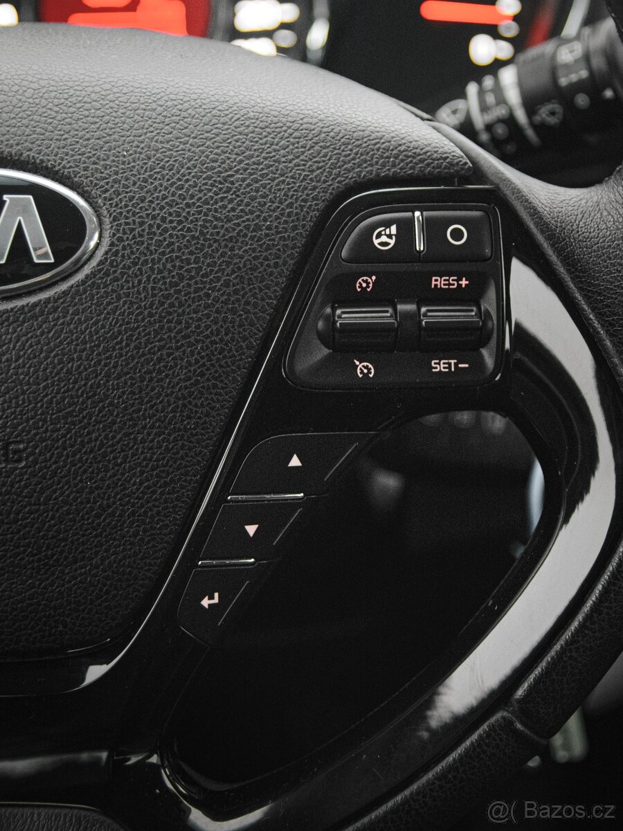 Kia Cee´d, 1,6/99kW Kamera Navigace 1.maj - 12