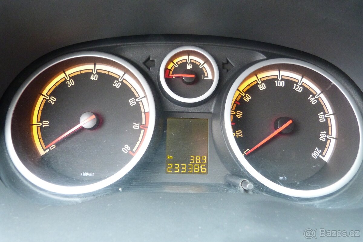 Opel Corsa 1.4i 16v 66kw - 12