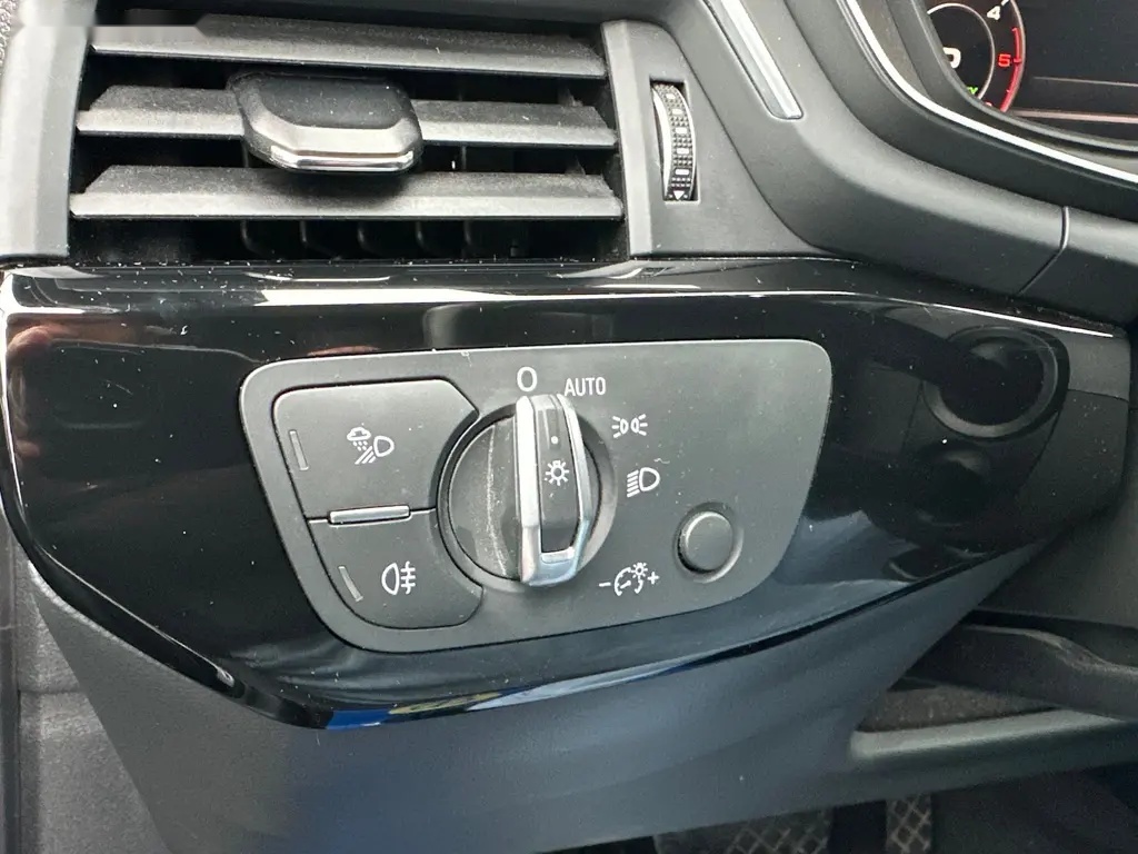 Audi A4, 2.0 TDI 140KW QUATTRO,S-LINE - 12