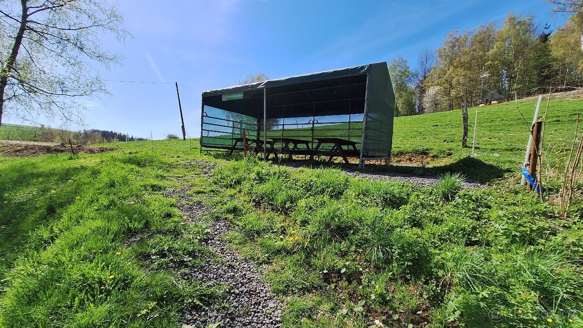 Prodej farmy, zemědělského areálu - 12