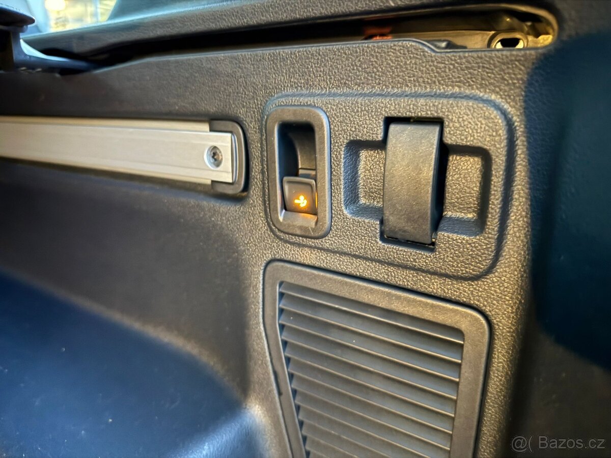 VW Touran 2.0 TDI 110kW DSG Taž. Panorama - záruka Autodraft - 12