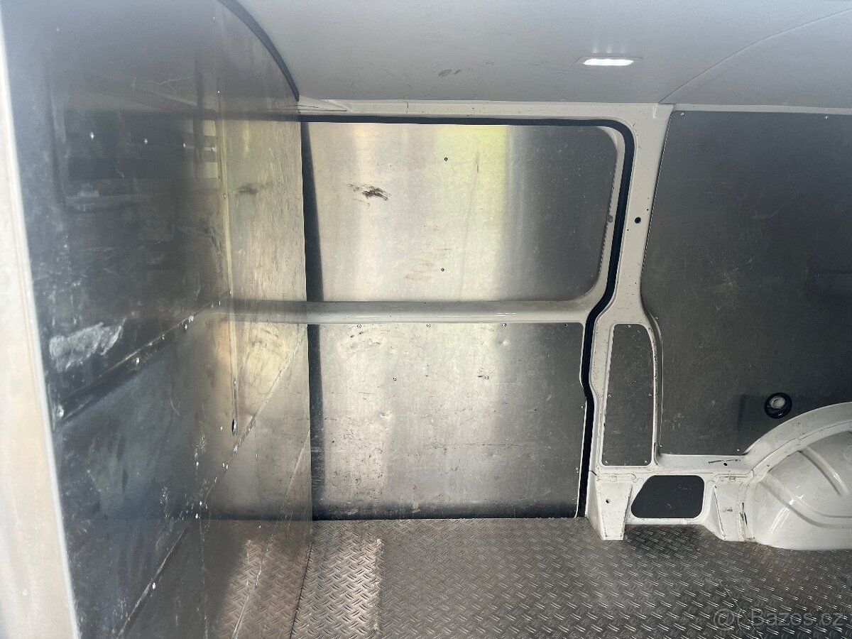 Vw transportér T6.1,R.v 21,2x boční dveře, 179 tis km - 12