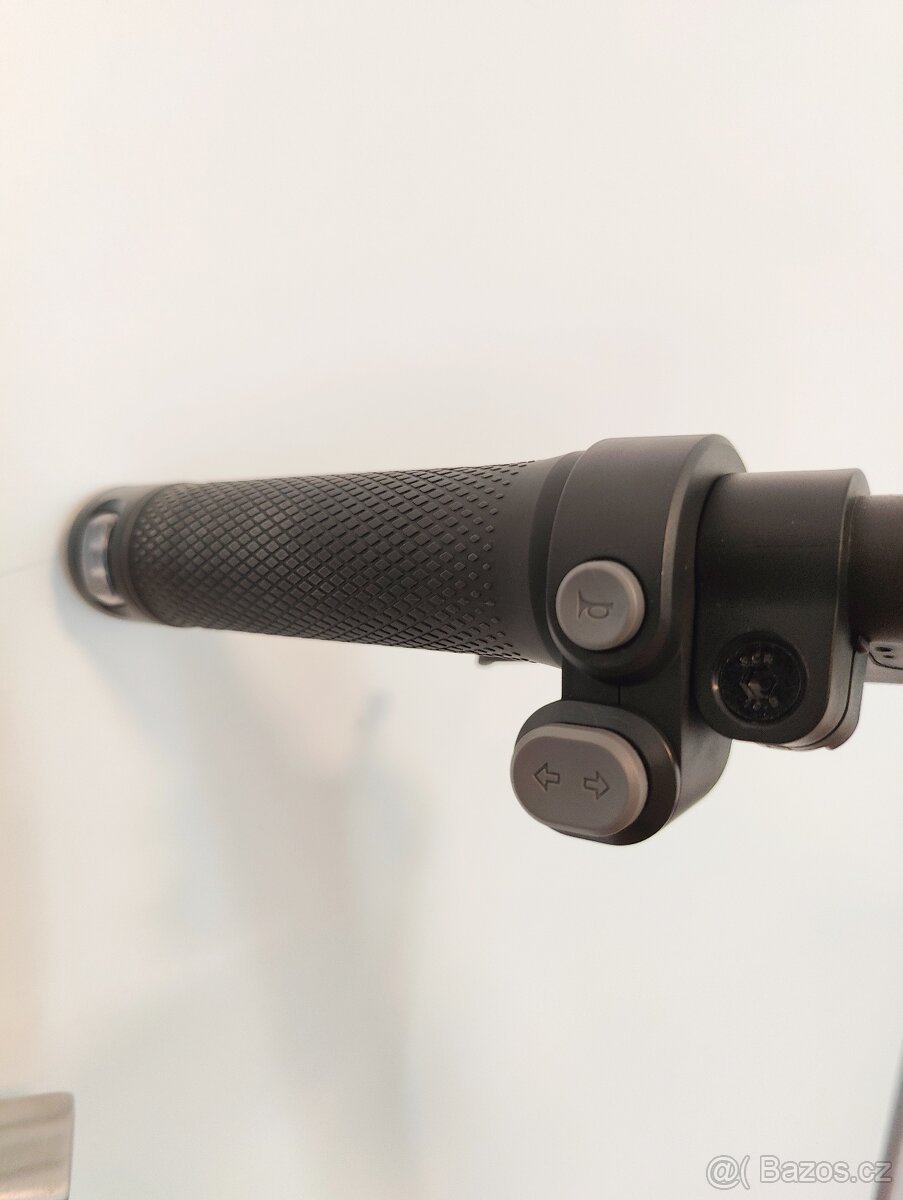 Elektrokoloběžka Segway Ninebot G2 Max, ve stavu nové - 12