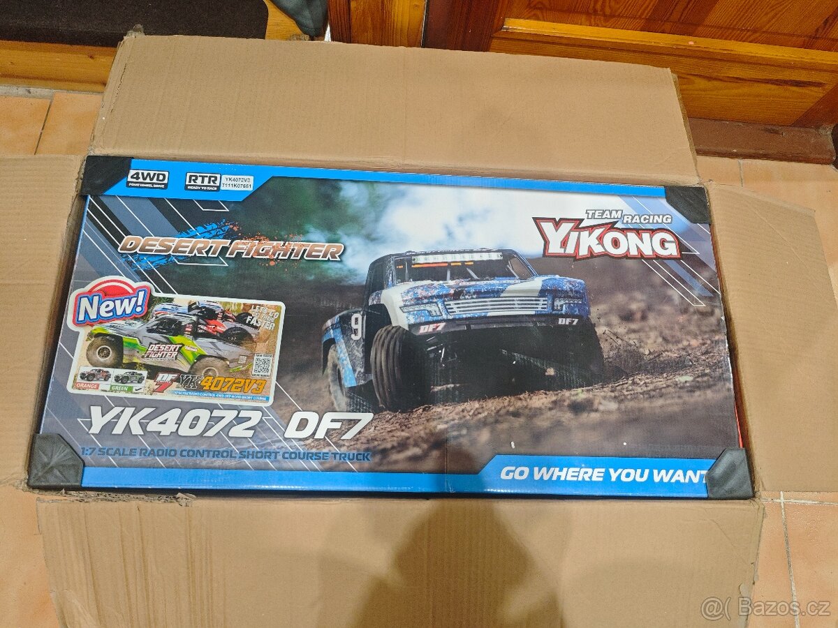 TRAXXAS UDR 1/7 SCALE RC - 12