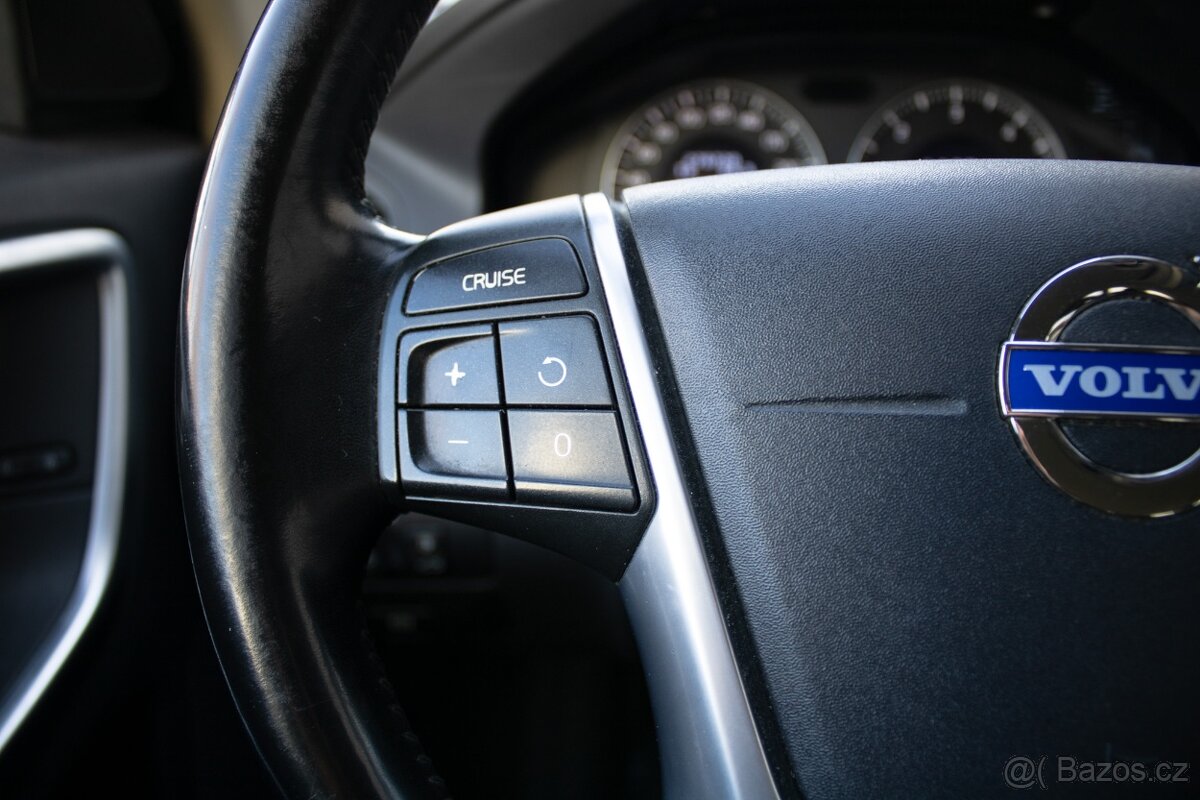 Elegantní SUV Volvo XC60 - 12