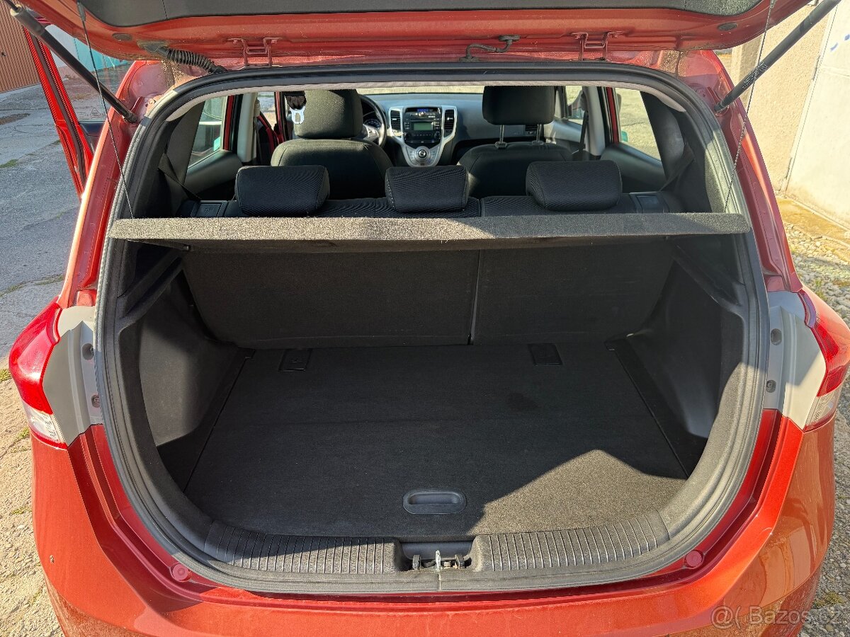Hyundai IX 20 1.4 benzín,nový v ČR,rok 2012 - 12