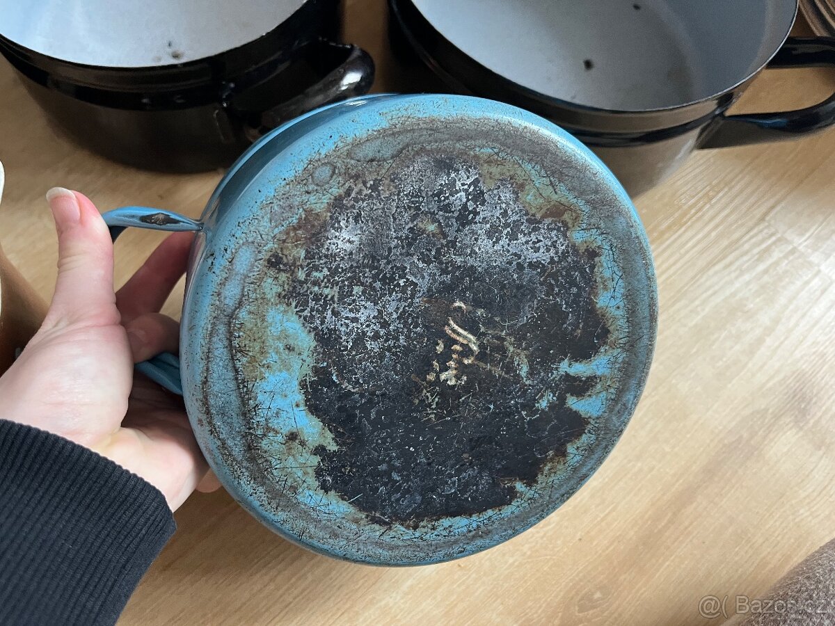 Staré smalt hrnce plus kamenina - 12