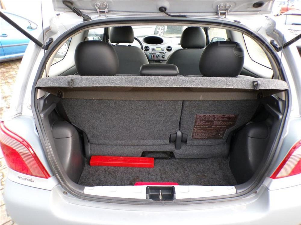 Toyota Yaris 1,0 VVT-i - 12