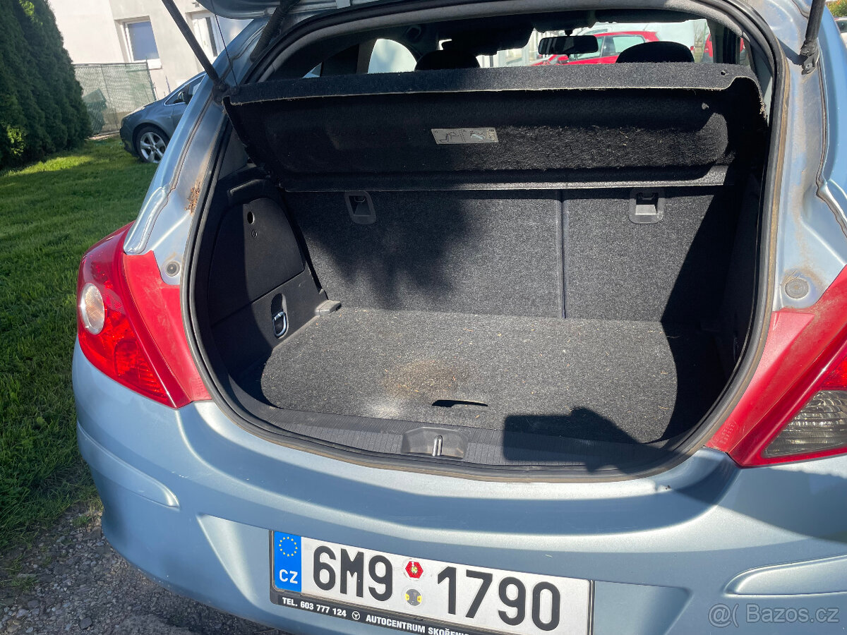 Opel Corsa D 1,2 16V STK do 7.4.2027 - 12