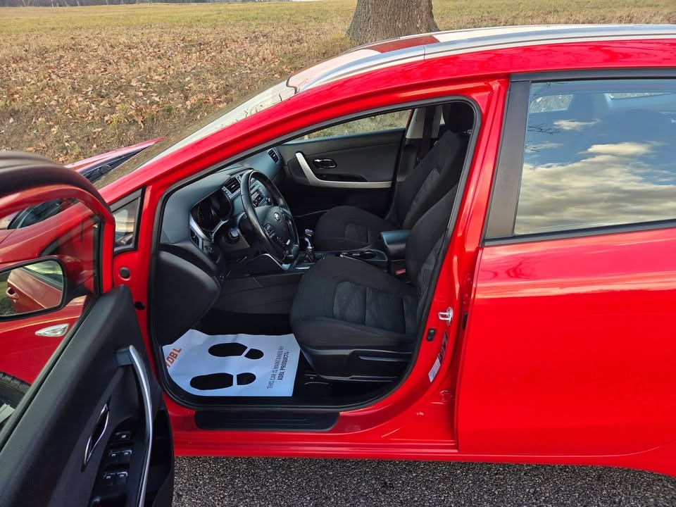 KIA CEED COMBI - KUP ČR - NAFTA - UDRŽOVANÝ - 2016 - 12