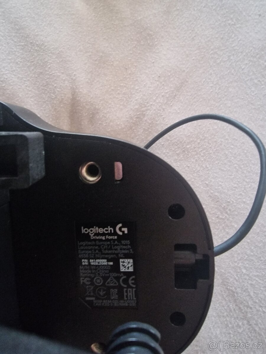 Logitech G920 s pedály + řadící pákou a stojanem - 12