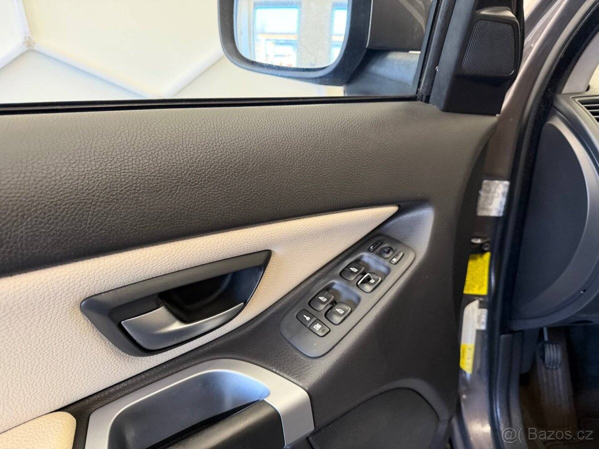 Volvo XC90, 2.4 D5 4x4/7 MÍST/PANORAMA/TZ - 12