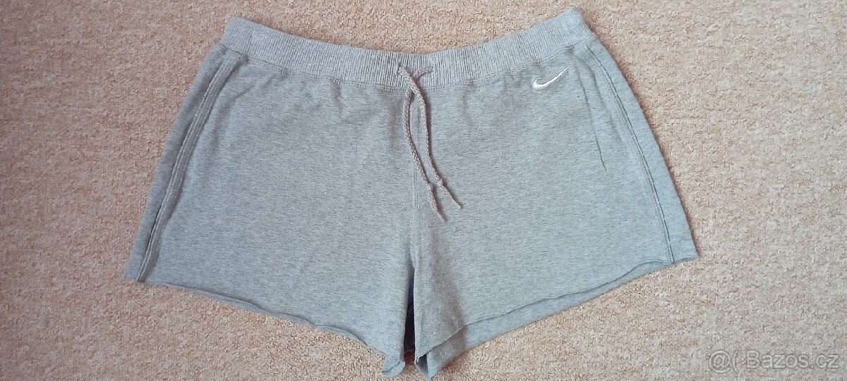 Šedé šortky zn."NIKE" vel."S" - 12
