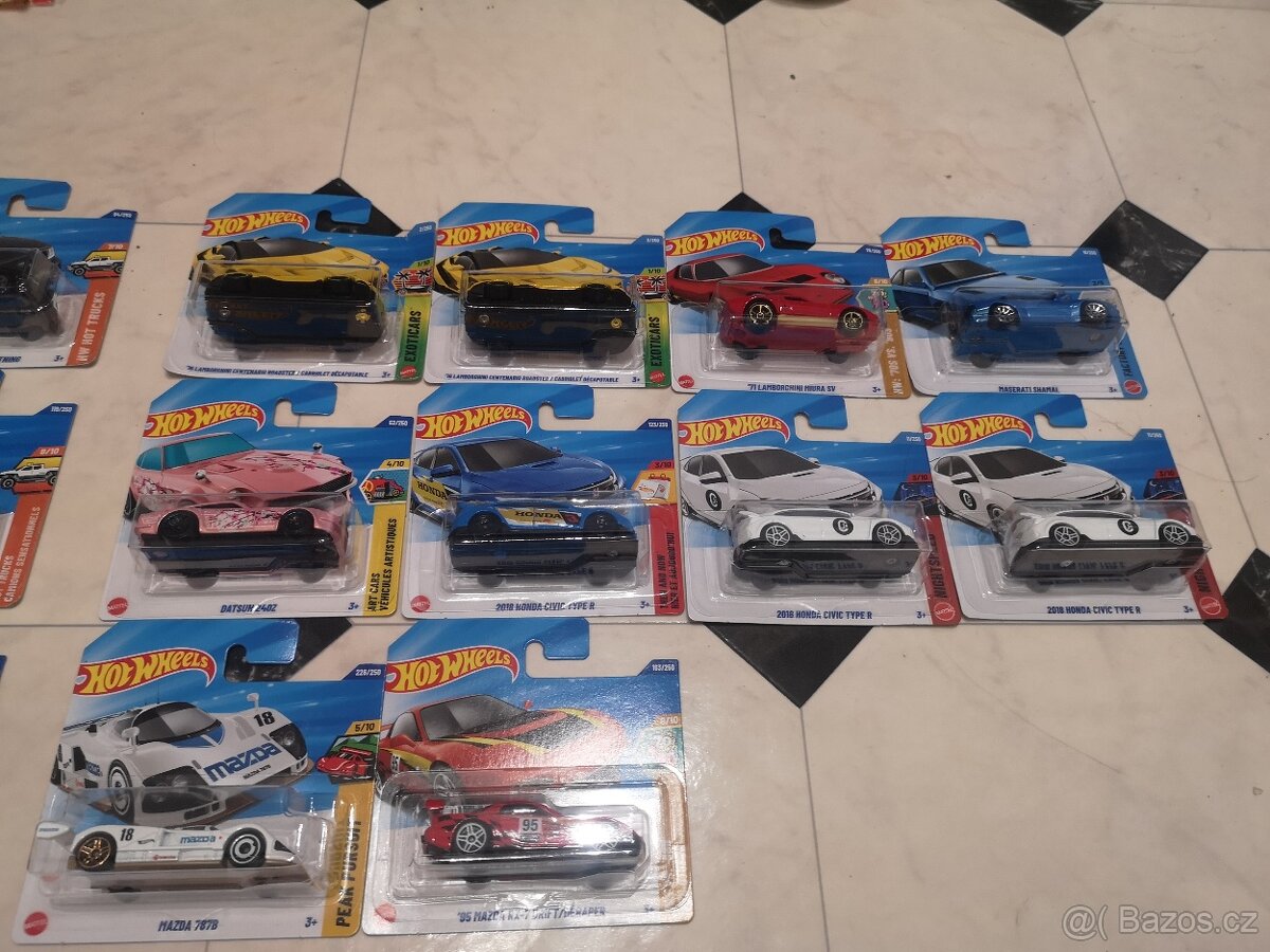 Hot Wheels Matchbox - 12