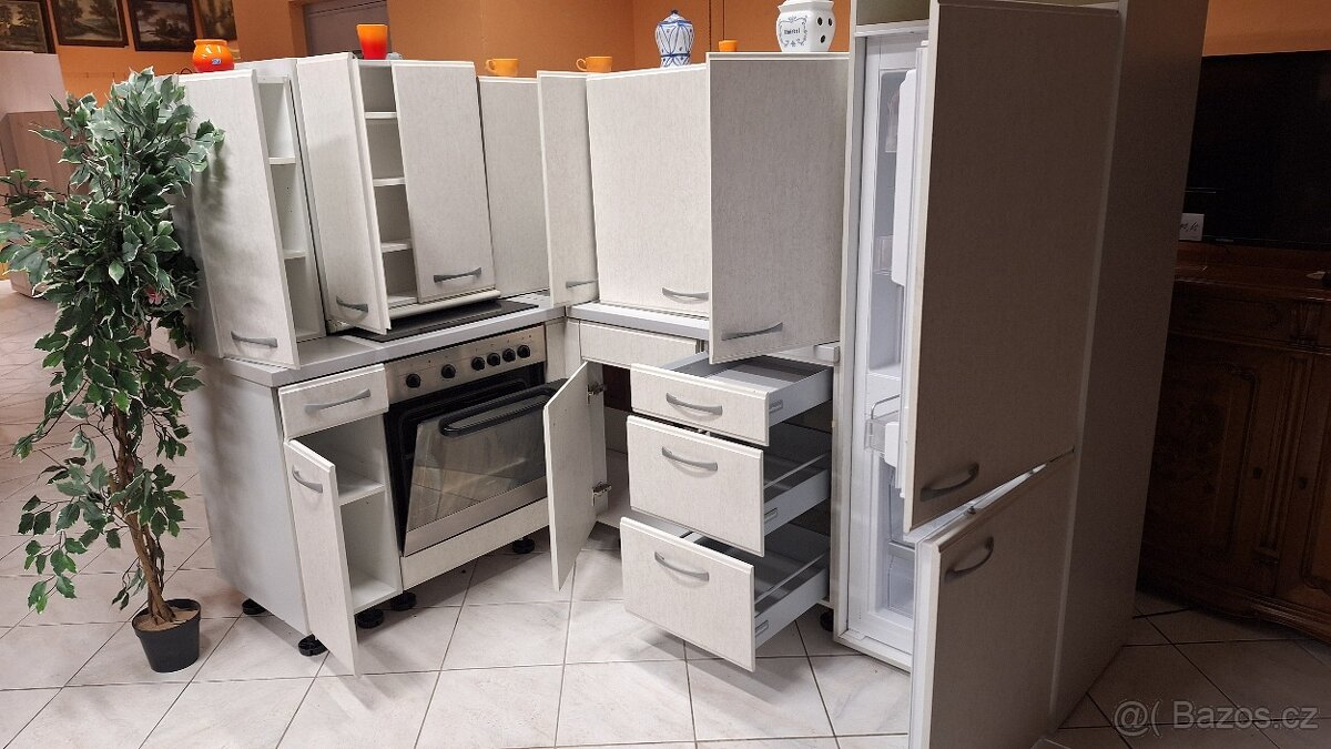 Rohová kuchyňská linka německé výroby - 12
