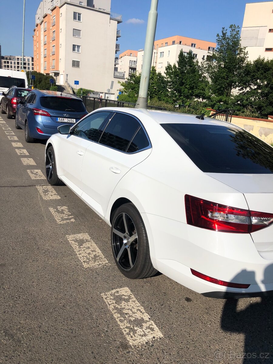 Škoda Superb - 12