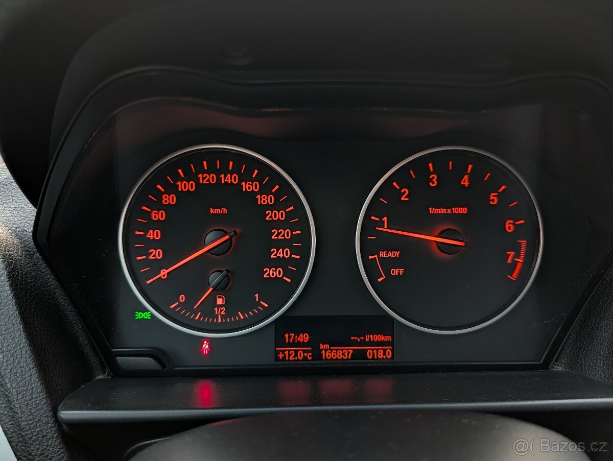 BMW 116i F20 (2012) - 12