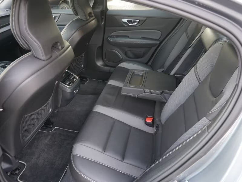 Volvo S60 T5 AWD R-Design Pro - 12