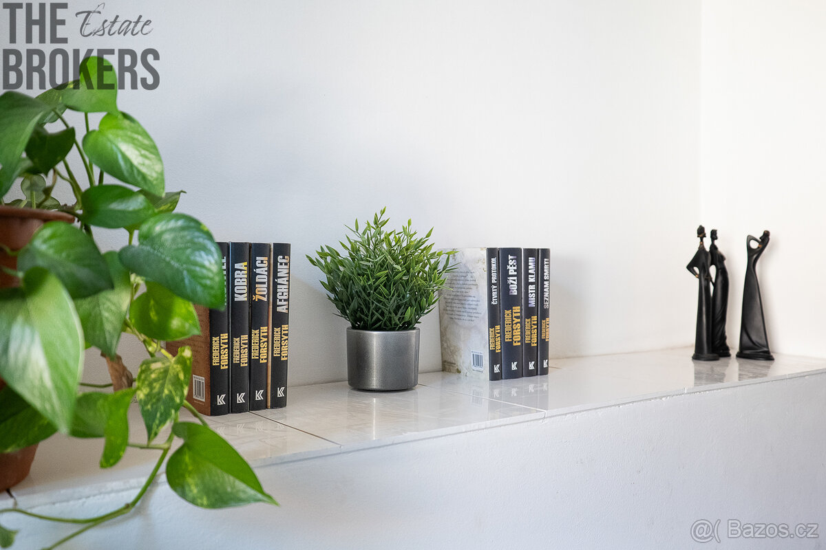 Prodej rodinného domu 4+1-170m2, garáž, pozemek 672m2 - 12