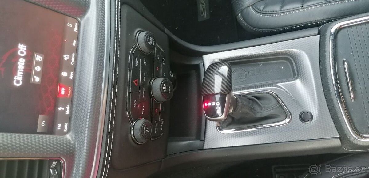 DODGE CHARGER SRT HELLCAT - 12