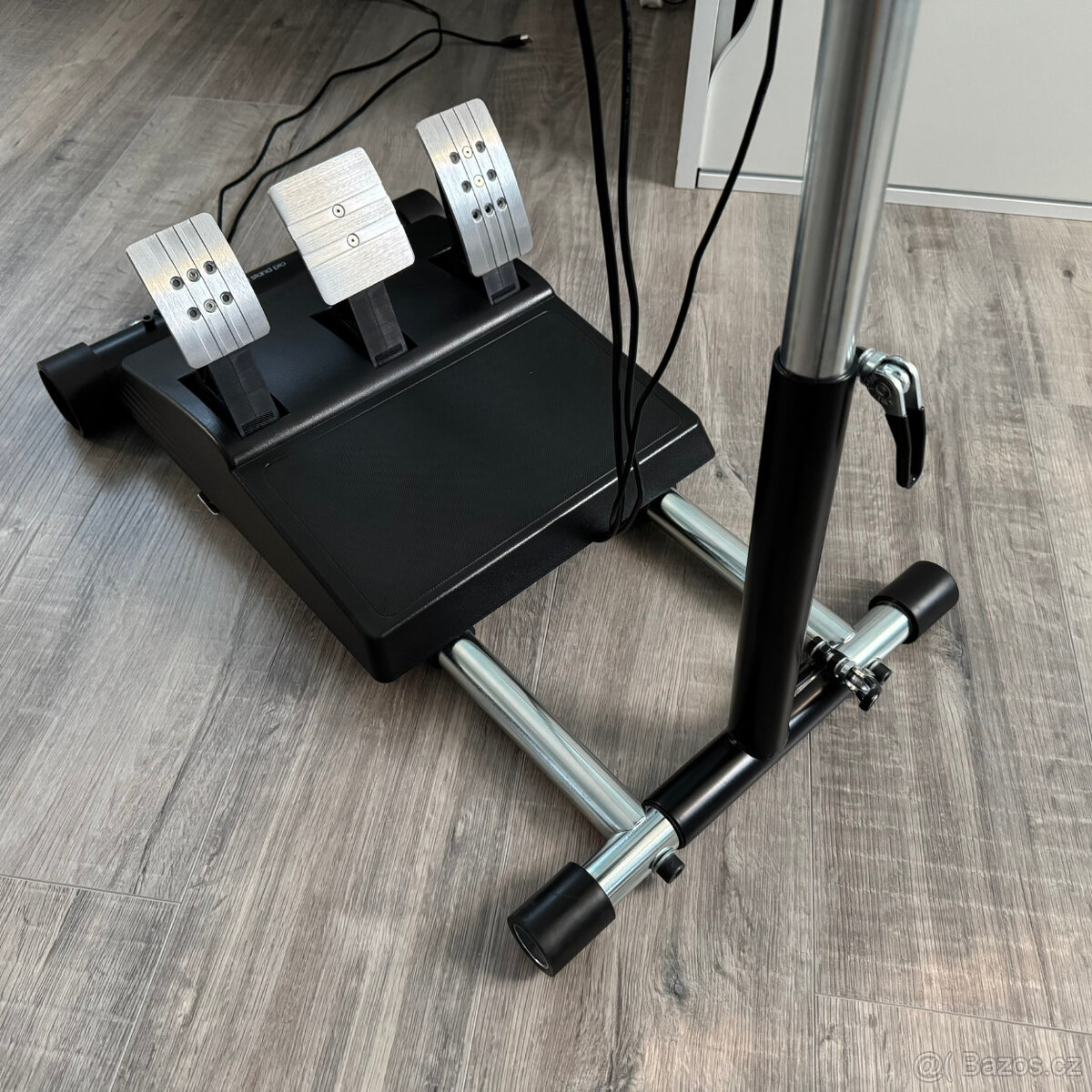 Volant Thrustmaster T300 RS, 3-pedály T3PA + Stojan DeluxeV2 - 12