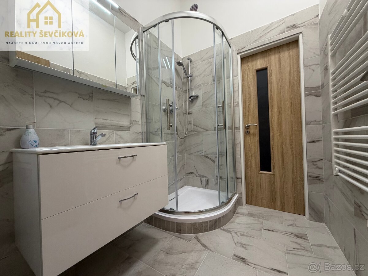 Pronájem 2+1 po celkové rekonstrukci, 51 m2 – Velké náměstí - 12