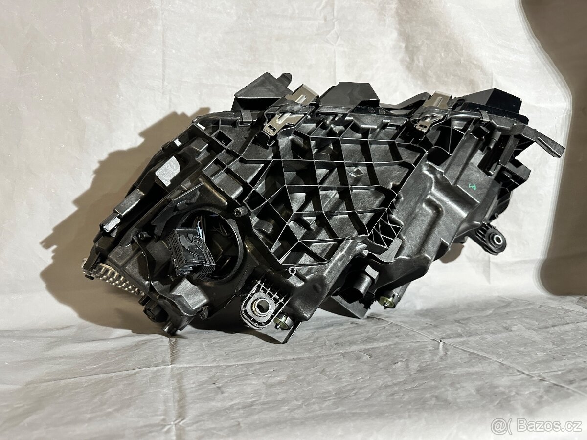 Škoda Octavia 4 facelift full led - 12