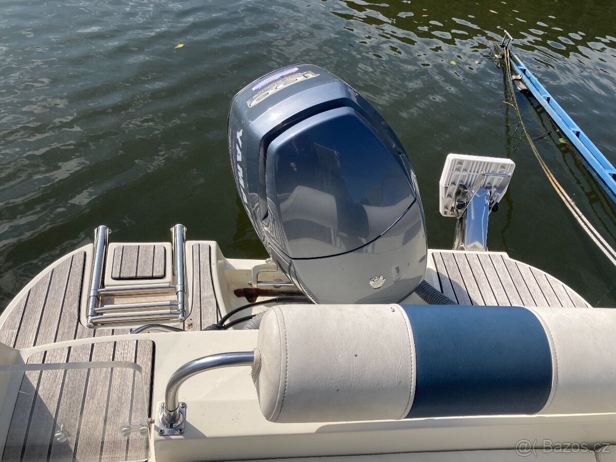 Motorová kajutová loď Bluestar Holiday 720 - 12