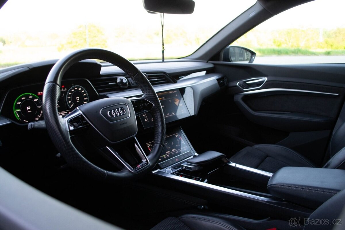 Audi E-tron 55 quattro Advanced - 12