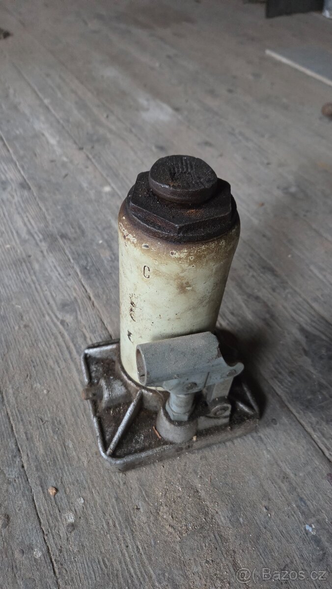 Ruční nástroje a nářadí do dílny - 12