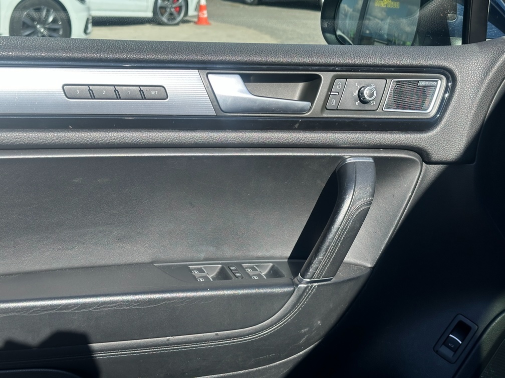 Volkswagen Touareg 2012 - 12