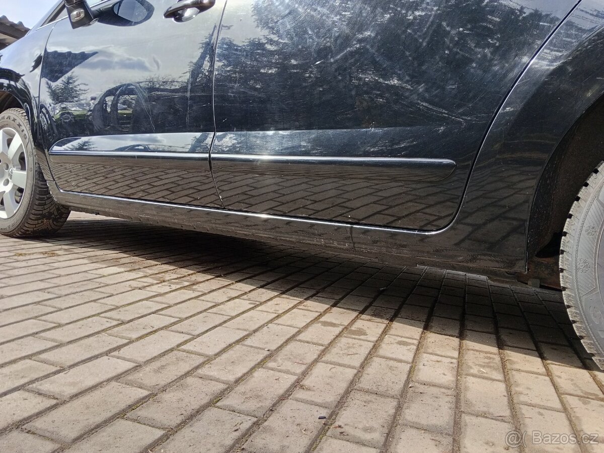 Peugeot 5008 1.6Hdi 82kw rok 6/2012 - 12