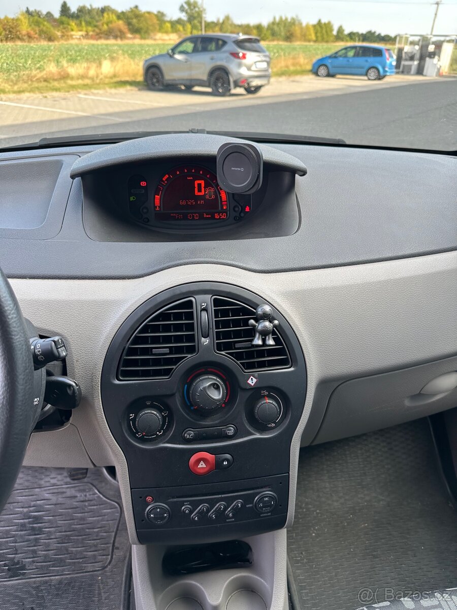 Renault Modus 1.2 16V - 12