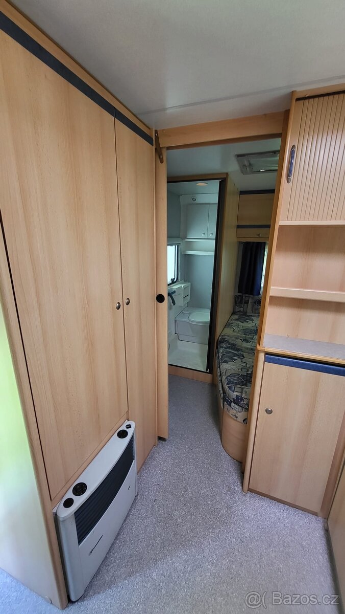 Obytný přívěs, karavan KNAUS - 12