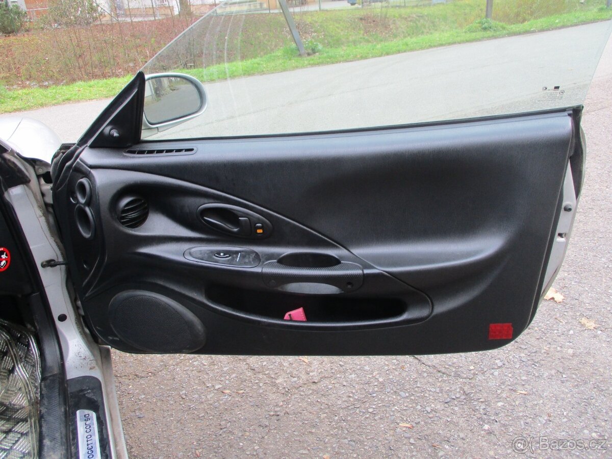 HYUNDAI LANTRA COUPE - 1.6 i - 12