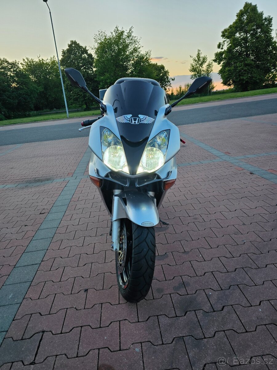 Honda VFR 800 Vtec - 12