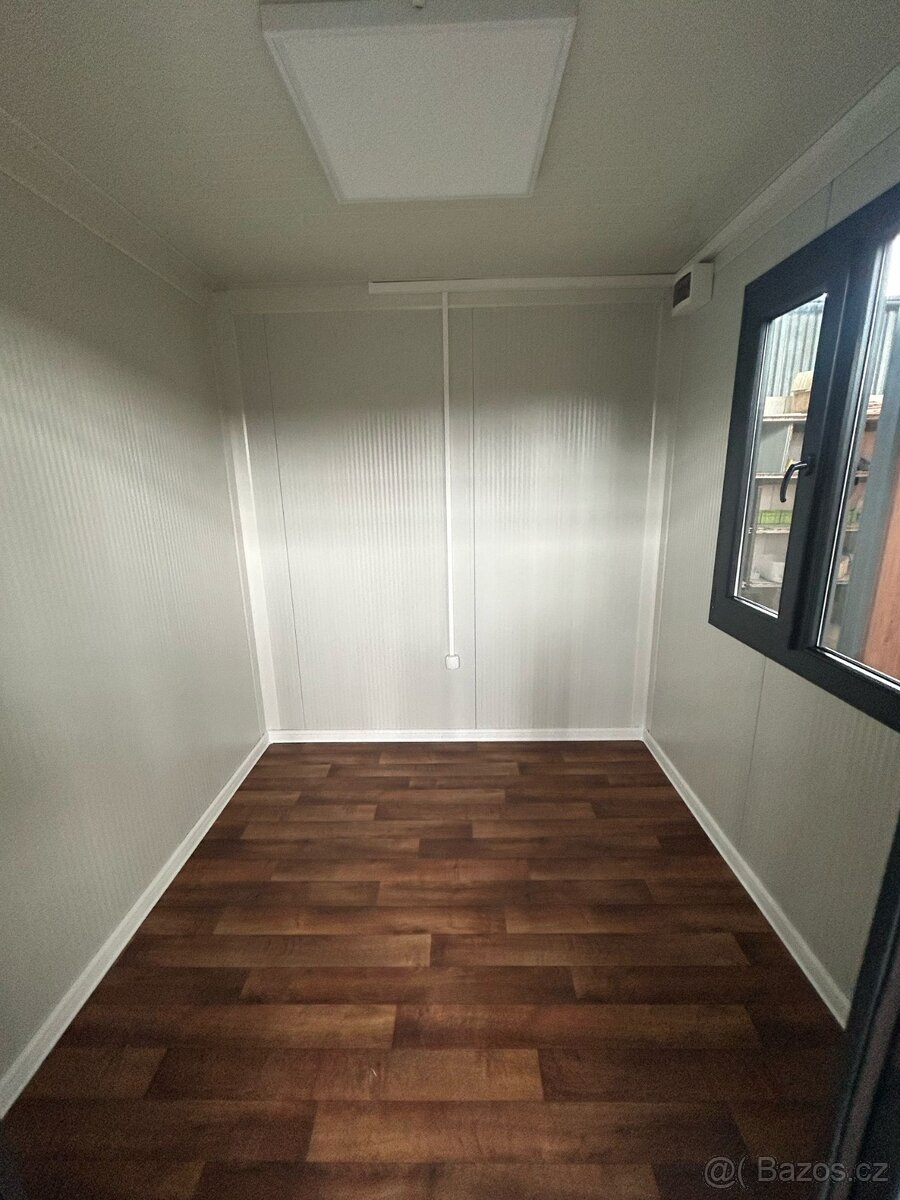 Prodejní kontejner PMP-K o rozměru 2,4 x 2,4 m - 12