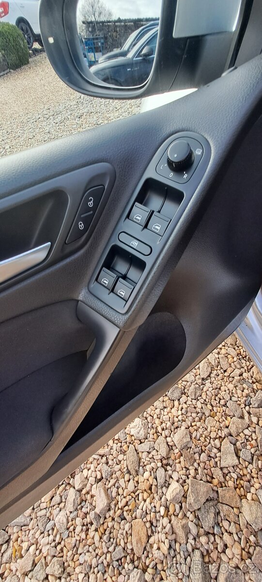 Volkswagen Golf 2.0 TDI 103kW 4MOTION - 12