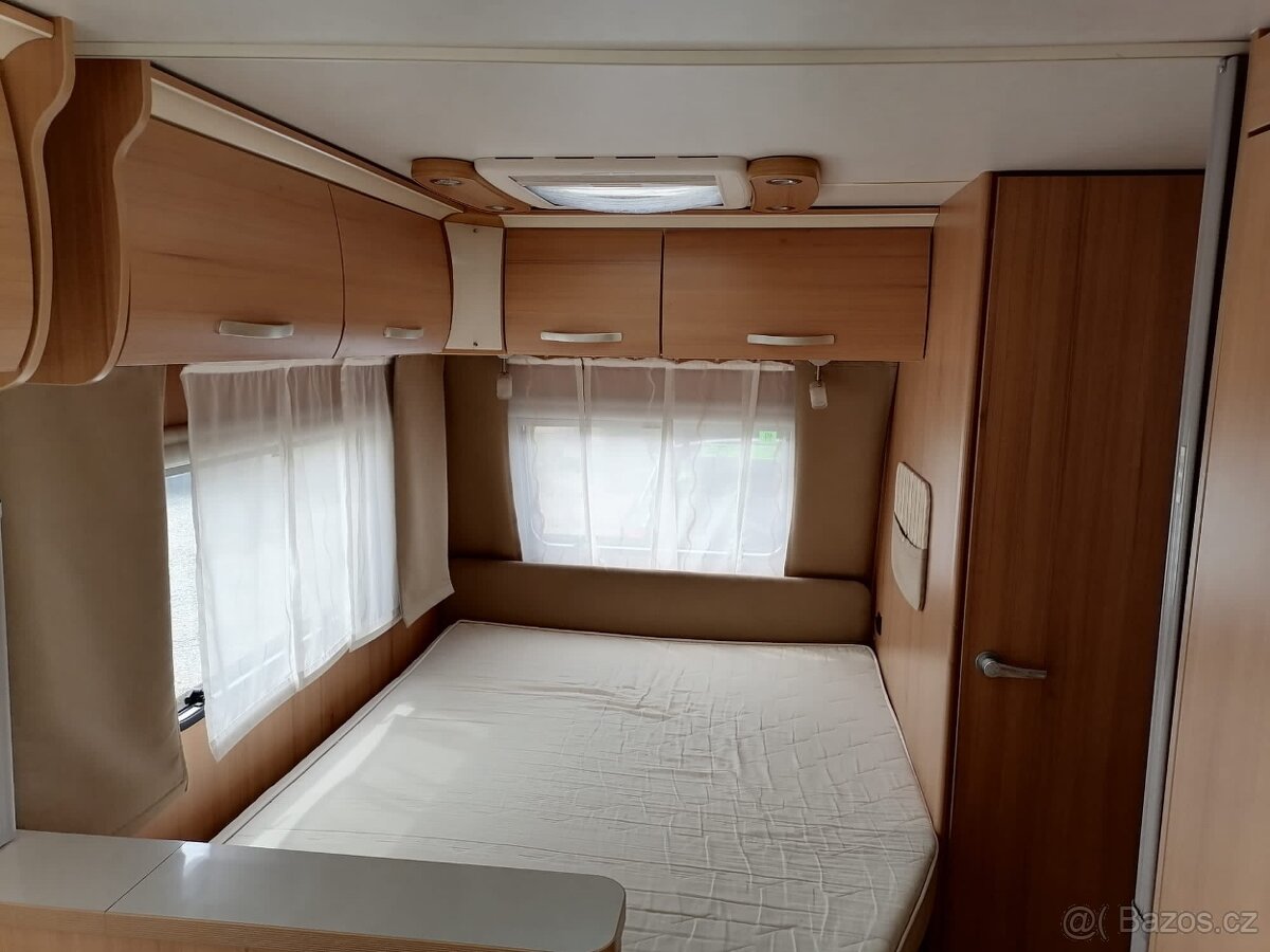 Karavan Weltbummler T.E.C, Kuchyňka, Koupelna,Topeni - 12