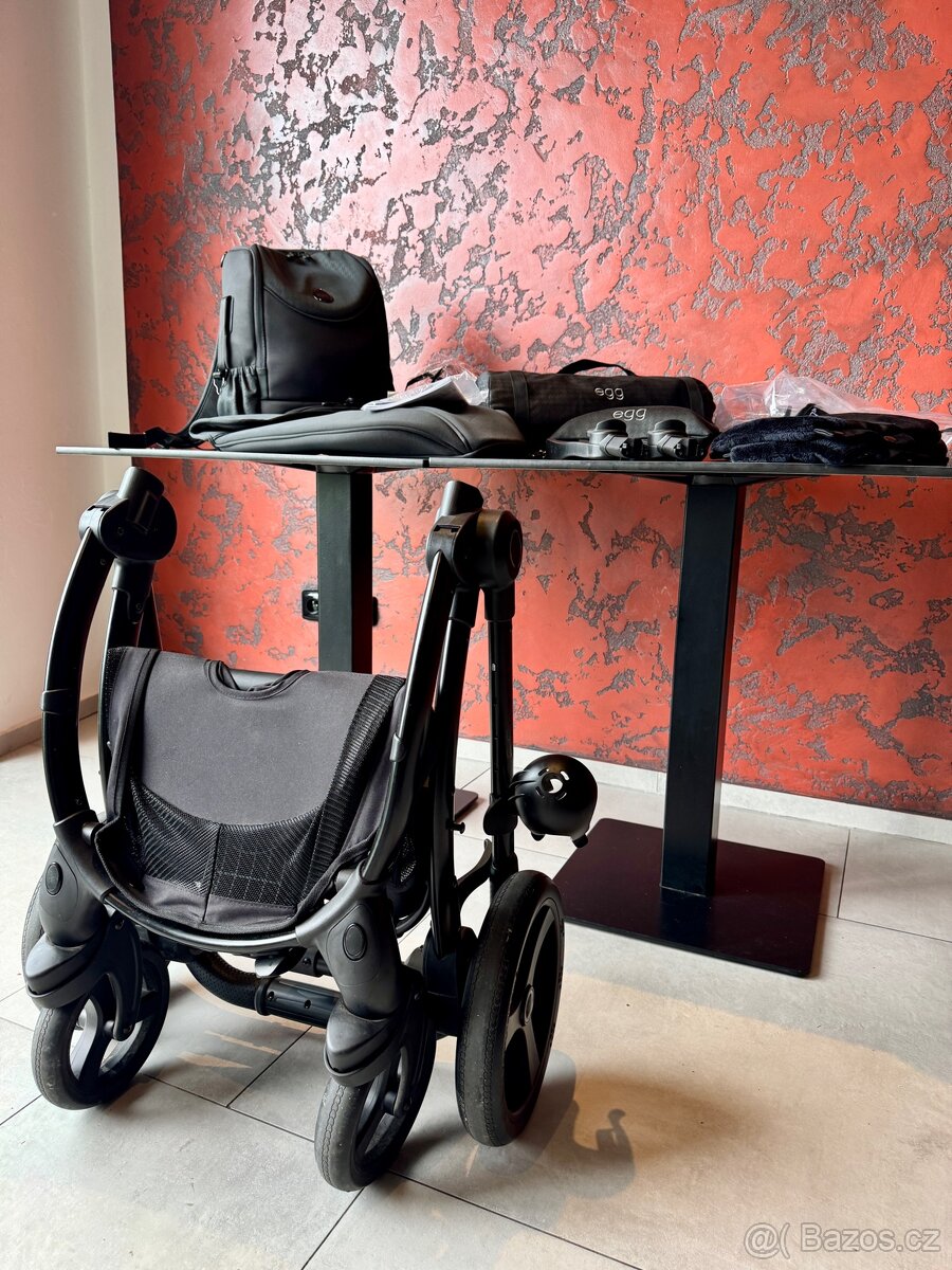 Kočárek EGG 3 – Houndstooth Black, 8v1, model 2024 - 12