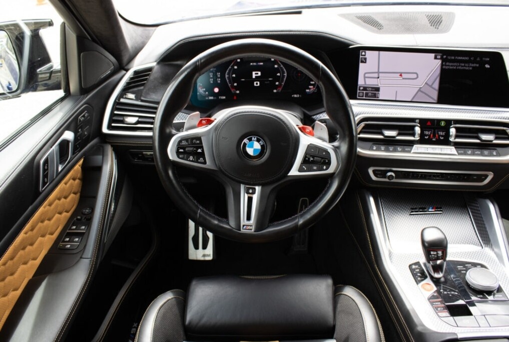 BMW X6 M Competition z roku 2021 - 12