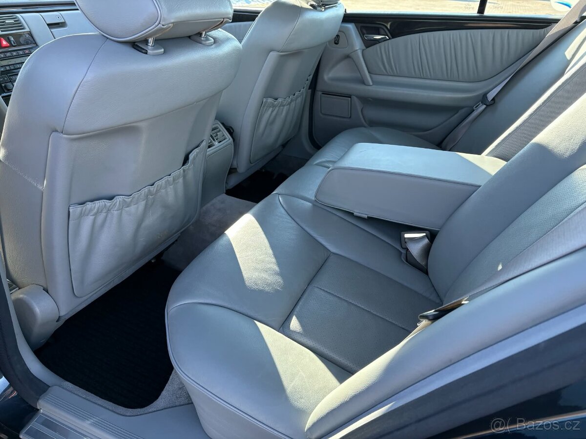 Mercedes Benz E 320 V6 W210 - 12