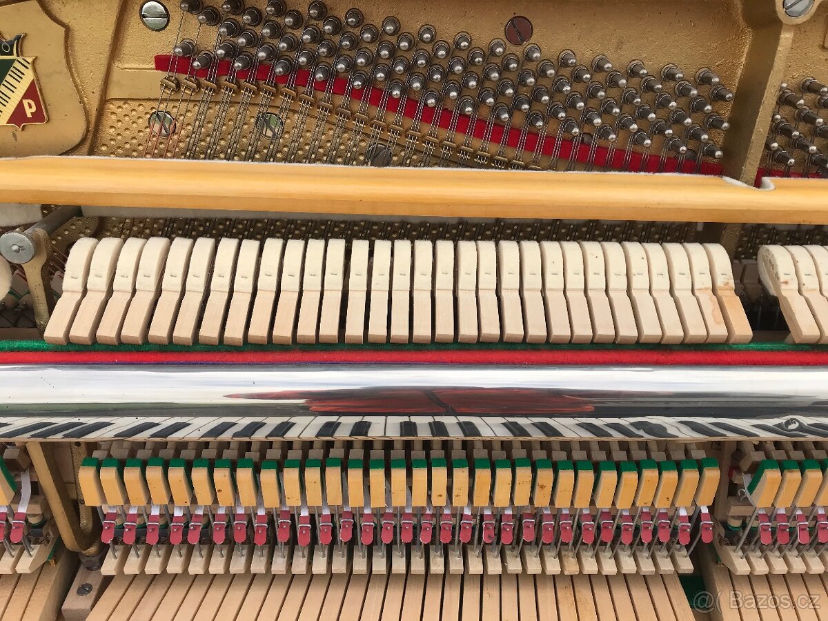 Klavír Petrof - 12