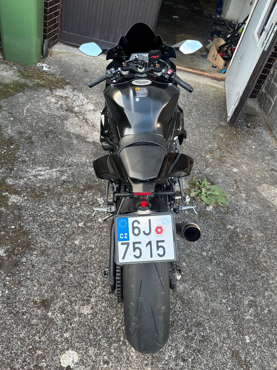Yamaha R1 2018 najeto 3600 km - 12